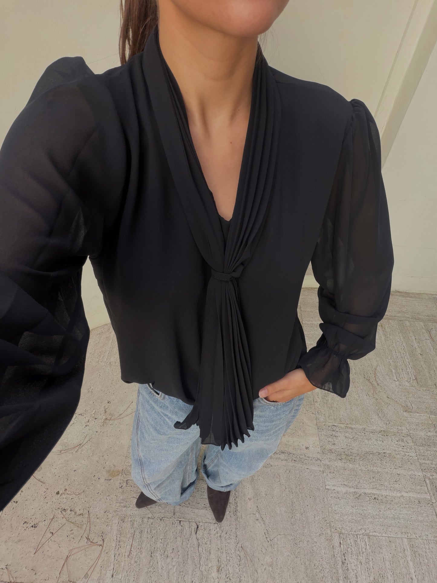 Blouse noire Constance
